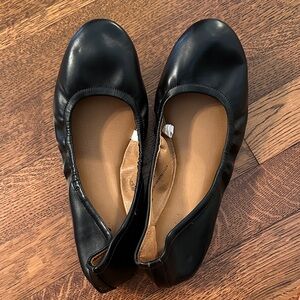 Nwot Universal Thread Black Ballet Flats - Classic Slip-On Comfort